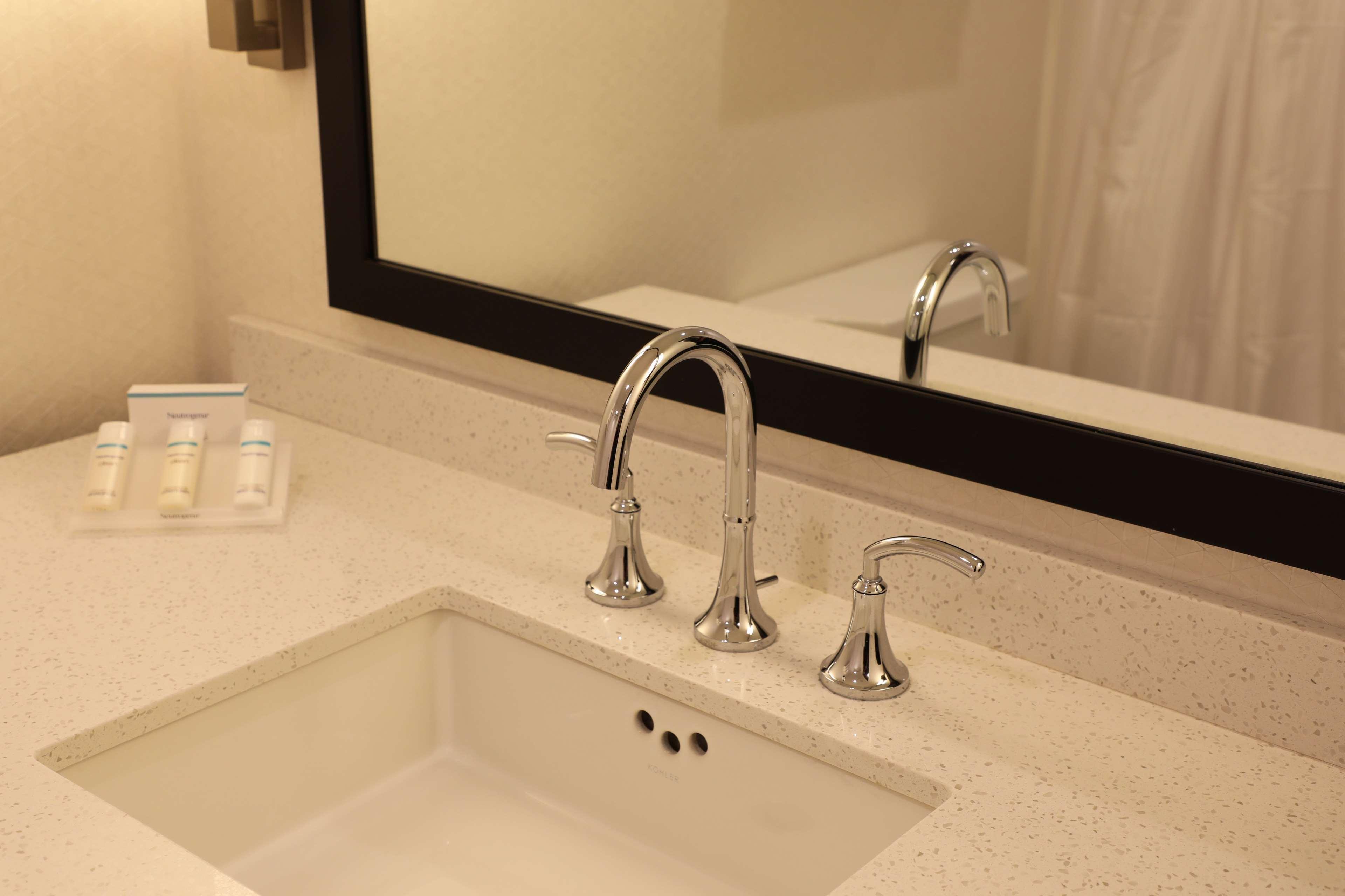 Hilton Garden Inn Austin Airport Εξωτερικό φωτογραφία