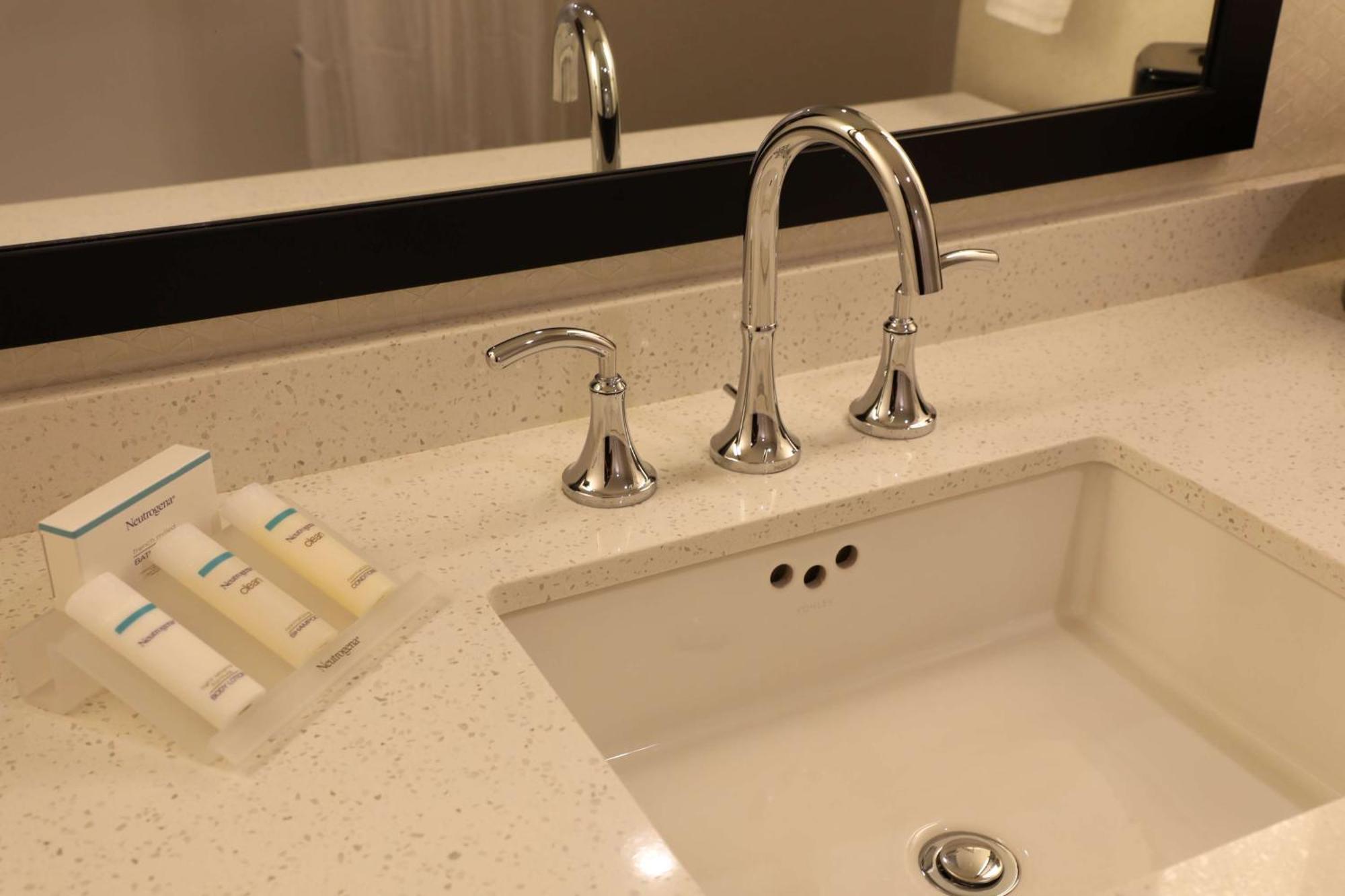 Hilton Garden Inn Austin Airport Εξωτερικό φωτογραφία
